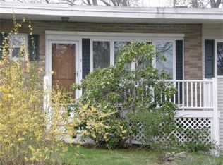 5 Maple Dr, Dudley, MA 01571