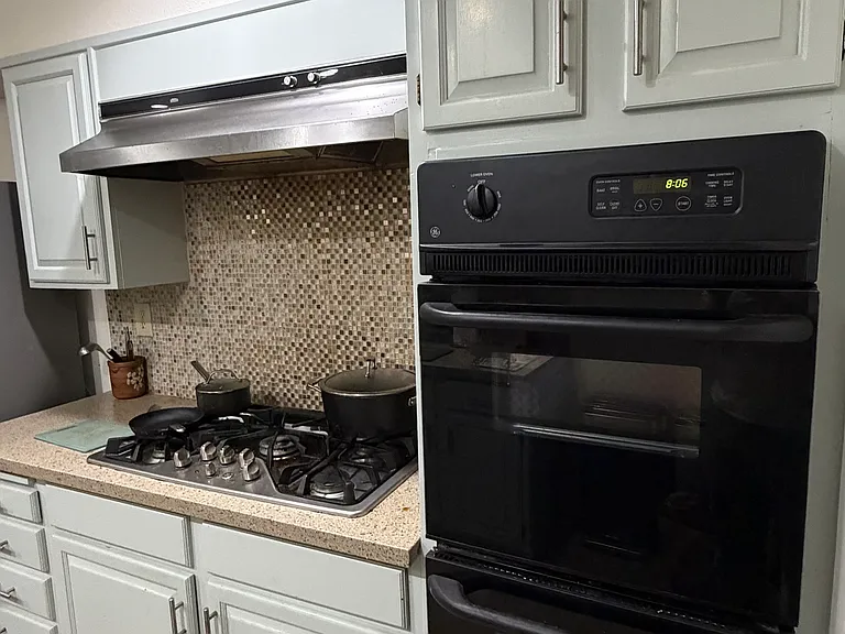 Kitchen Oven & Stovetop