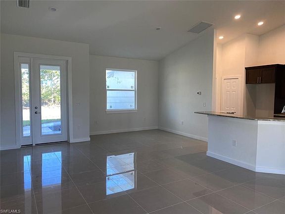 2nd image of 916 Nimitz Blvd