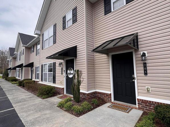 2121 Greenwood Dr #205