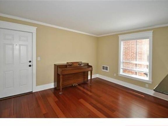 4th image of 213 17th Ave E APT 20