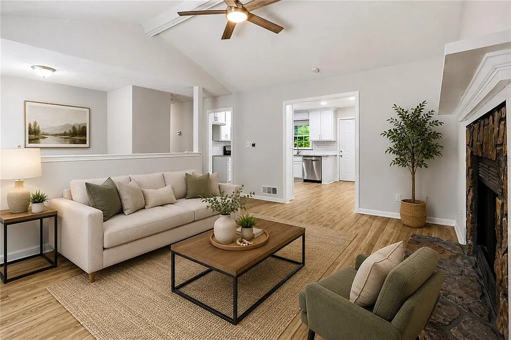 3 bed, 2.0 bath, 1164 sqft, $1,950 — Photo 4