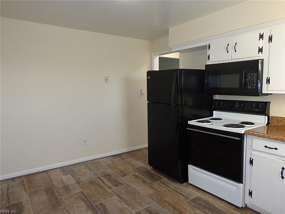 3rd image of 9623 1st Bay St APT C