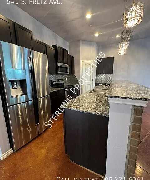 541 S Fretz Ave — Photo 3