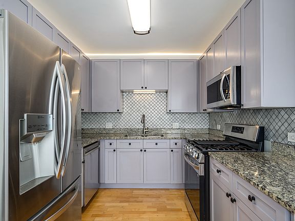 3rd image of 200 W Grand Ave APT 1406
