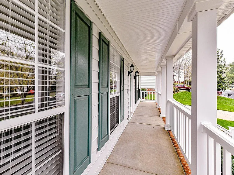 1411 Deer Spring Ct — Photo 5