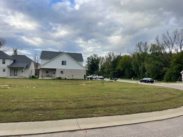 8750 Pebble Creek Dr, Newburgh, IN 47630