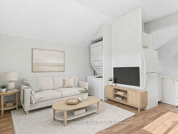 2nd image of 2 Windsor St #2