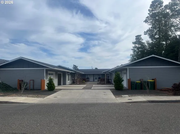 1610 19th St, Florence, OR 97439