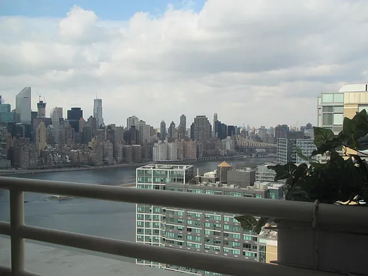 Sold by CityView Real Estate Inc. | media 16