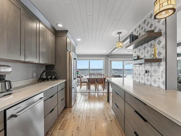 5648 Mackenzie Dr, Kewadin, MI 49648