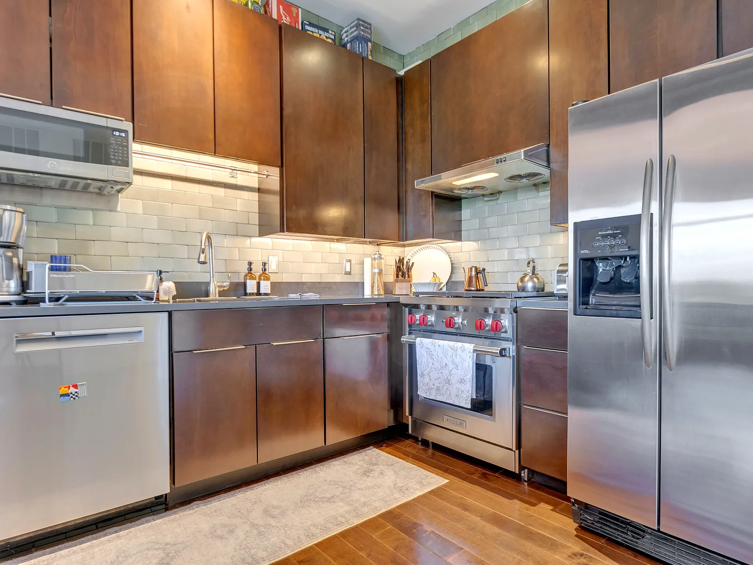 2 bed, 1759 sqft, $5,195 — Photo 4