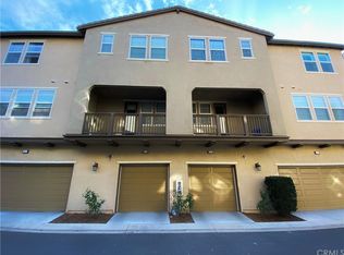 916 N Acacia Ct UNIT D, Azusa, CA 91702