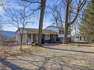 2280 Pine Grove Rd, Berkeley Springs, WV 25411