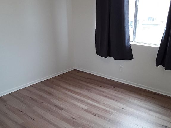 3rd image of 4214 W 101st St #4