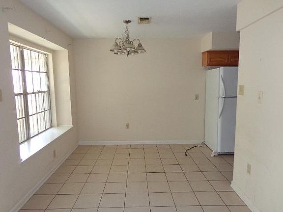 4th image of 4013 Cleary Ave