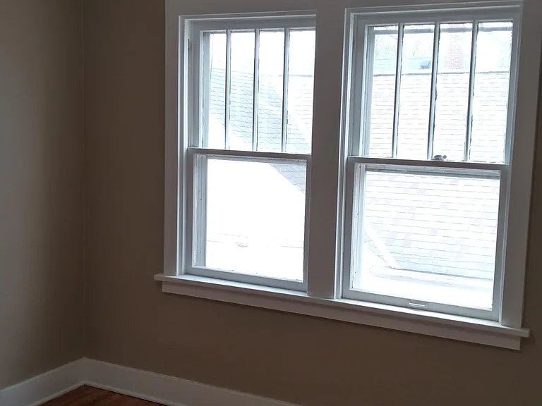 322 W 10th St #7 — Photo 9