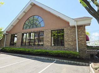 754 Charles Ct #754, Fort Lee, NJ 07024