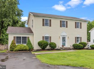 1341 Bristol Oxford Valley Rd, Levittown, PA 19057