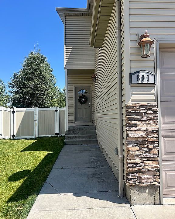 1st image of 891 Blue Sage Way