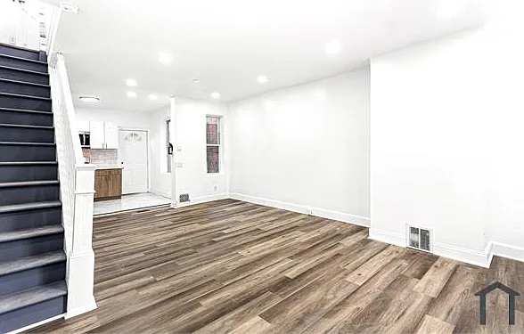 3 bed, $1,800 — Photo 4