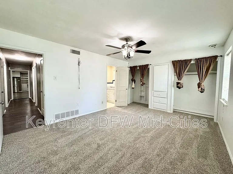 313 Robinhood Dr — Photo 15