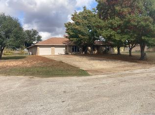 14033 Willow Ln, Lytle, TX 78052