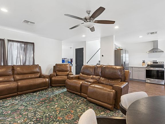 4th image of 2324 E OAK Street