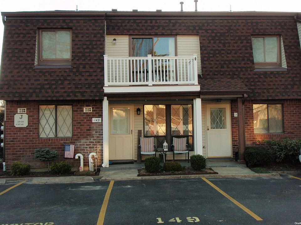 1st image of 150 Cambridge Dr #150