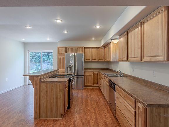 4th image of 3245 Craft Ave