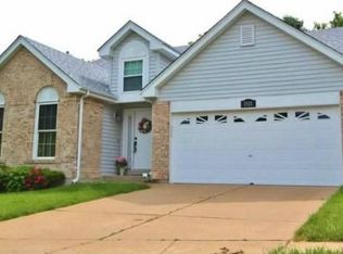 1521 Berry Leaf Ct, Ballwin, MO 63021