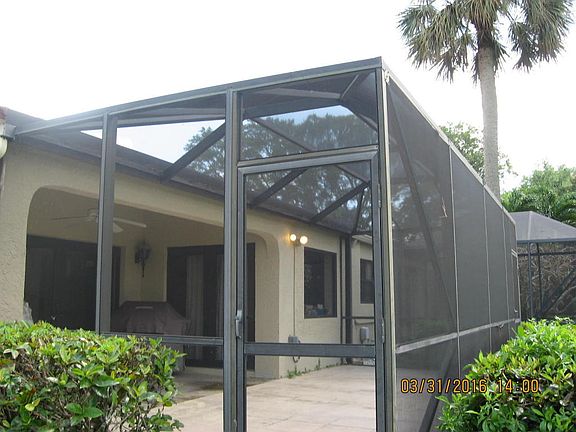 5th image of 565 Emerald Way W