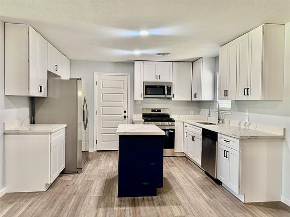 3rd image of 4131 Dacca Dr
