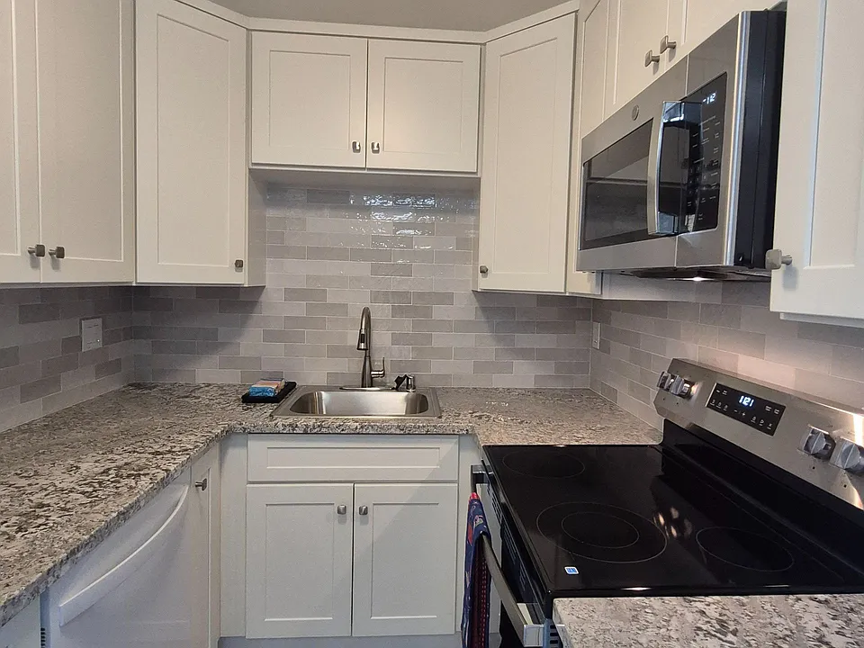 1428 18th St - 1731 0 St