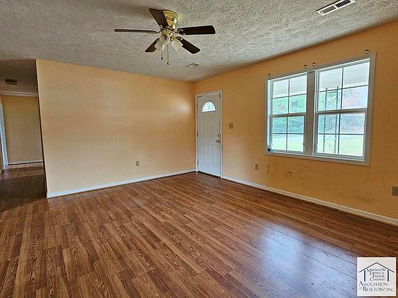 5th image of 24 Peach Ct