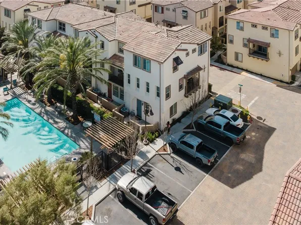 6327 Lyra Rd, Eastvale, CA 91752