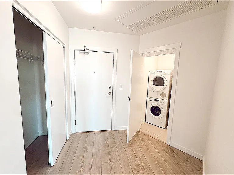97 W Georgia St #1709 — Photo 9