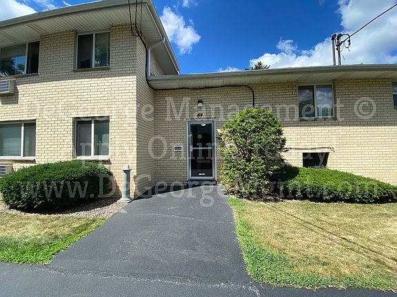 4th image of 4-52 Titus Ct #17