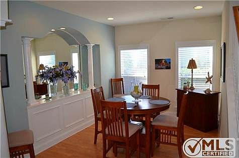 5th image of 3211 Charleston Way