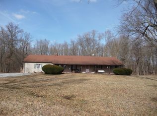126 E Cutsinger Dr, Terre Haute, IN 47802