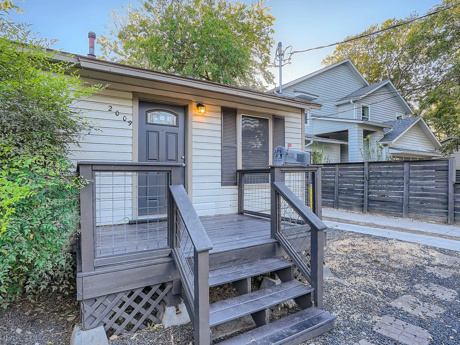 3 bed, 1175 sqft, $2,500 — Photo 4