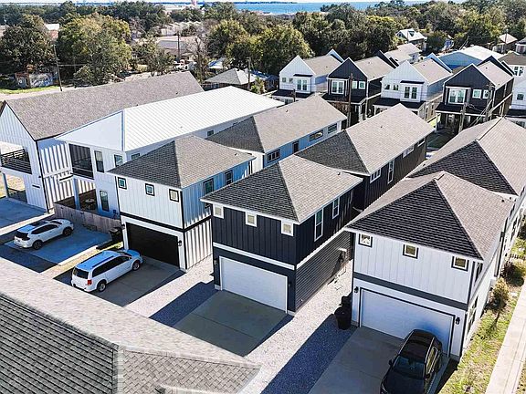 3rd image of 1150 W Intendencia St