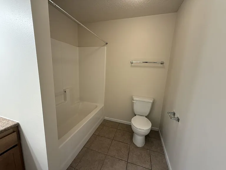 Maple Creek Apartments in South Fargo close to 45th Street — Photo 17