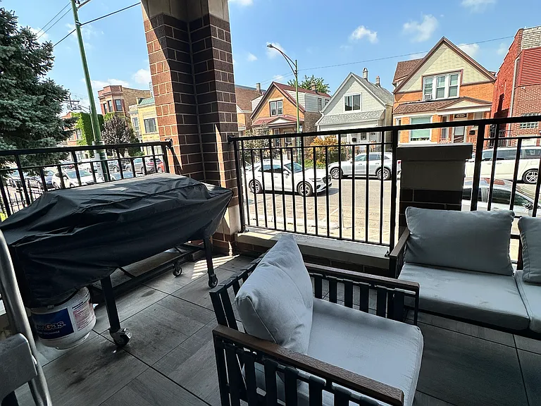 2833 N Kedzie Ave #1F — Photo 41