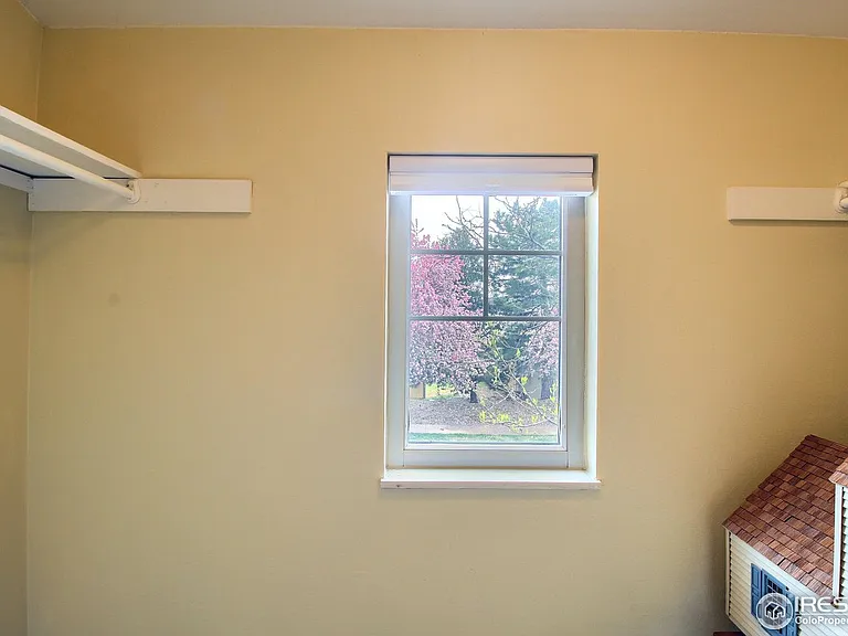 855 W Moorhead Cir — Photo 15