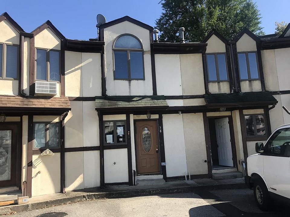 1st image of 38 Stonecrest Ct