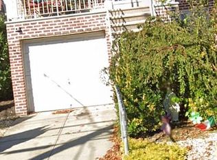 1103 Rhinelander Ave, Bronx, NY 10461