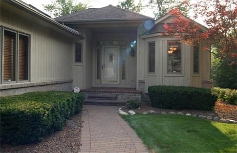 3rd image of 21973 Ottawa Cir
