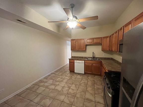 4th image of 2028 N Hamlin Ave #M06r