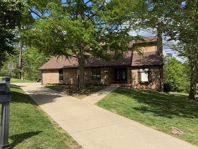 1st image of 216 Oakwood Ridge Dr